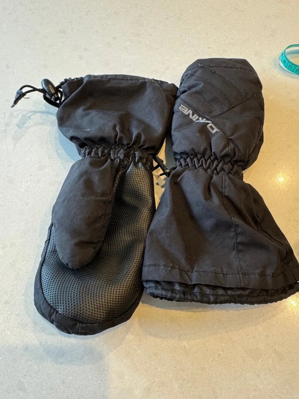 Dakine Black Winter Ski Mittens